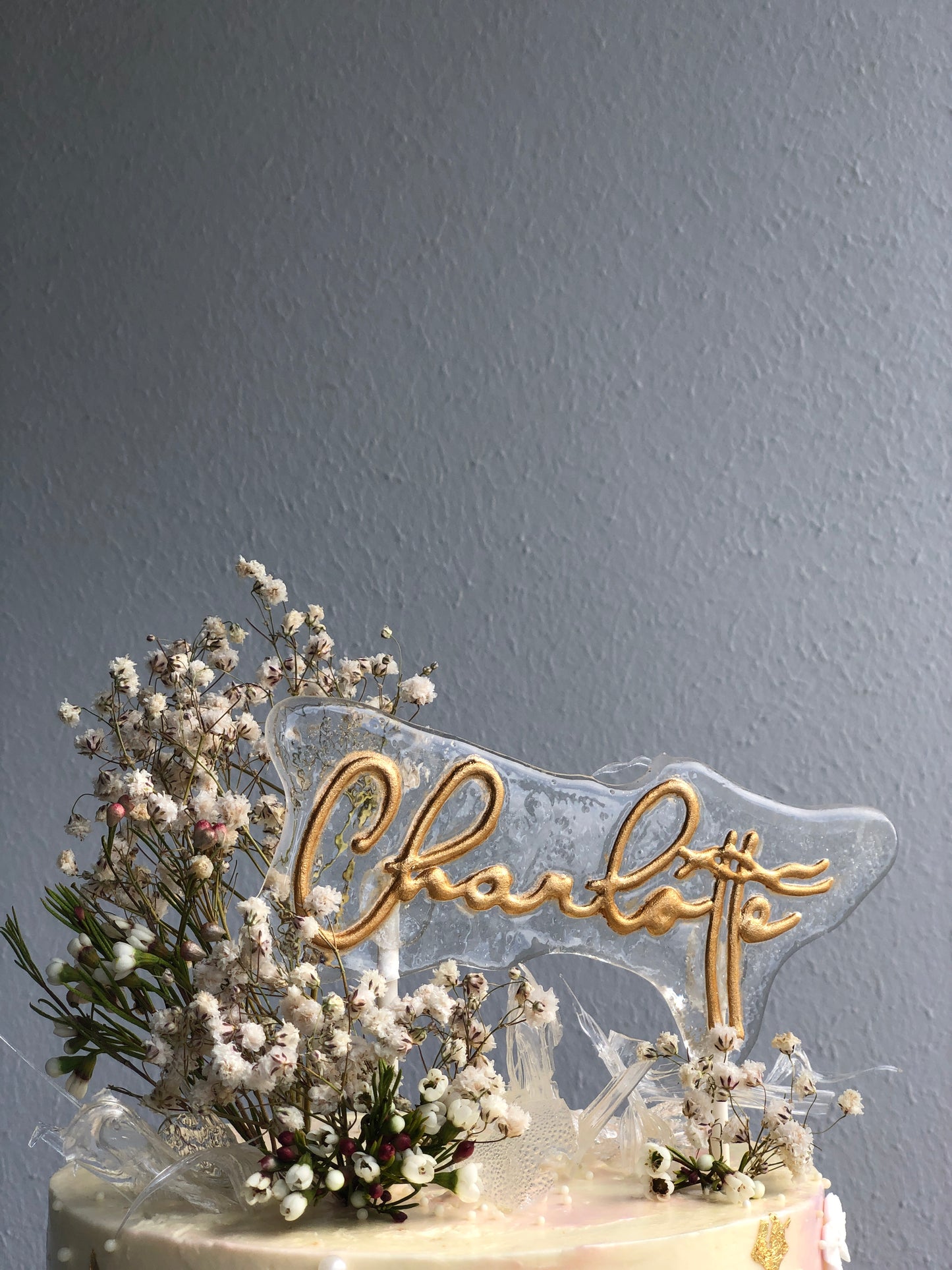 Cake topper