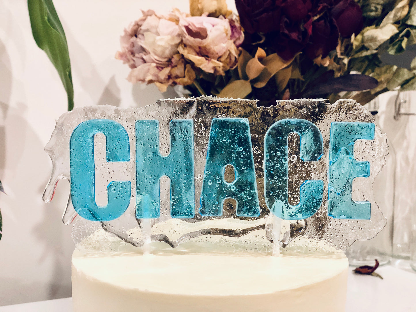 Cake topper