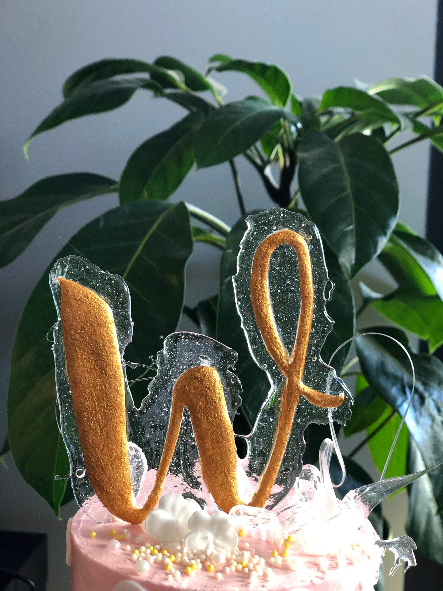 Cake topper