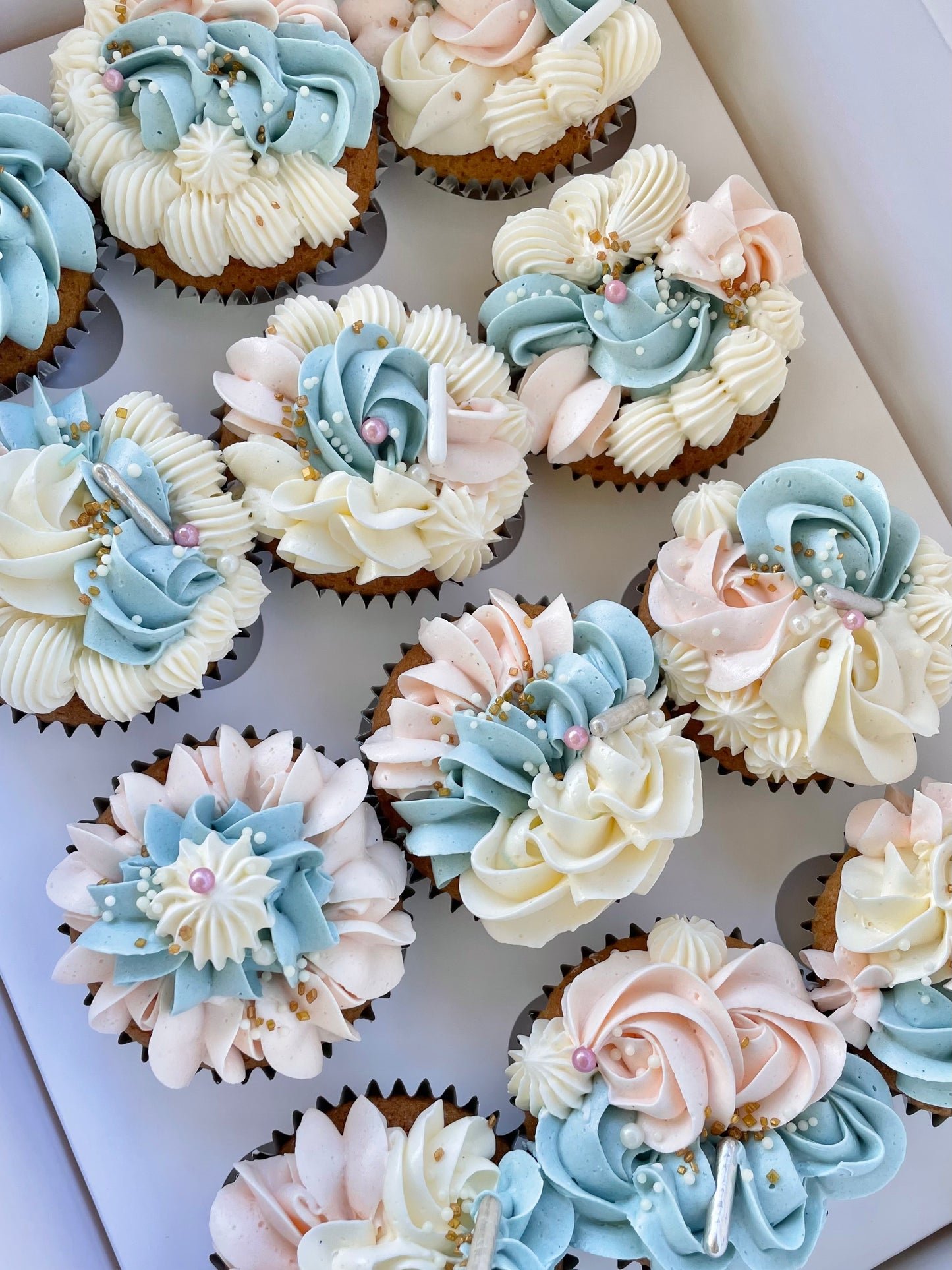 Gender Reveal cupcakes
