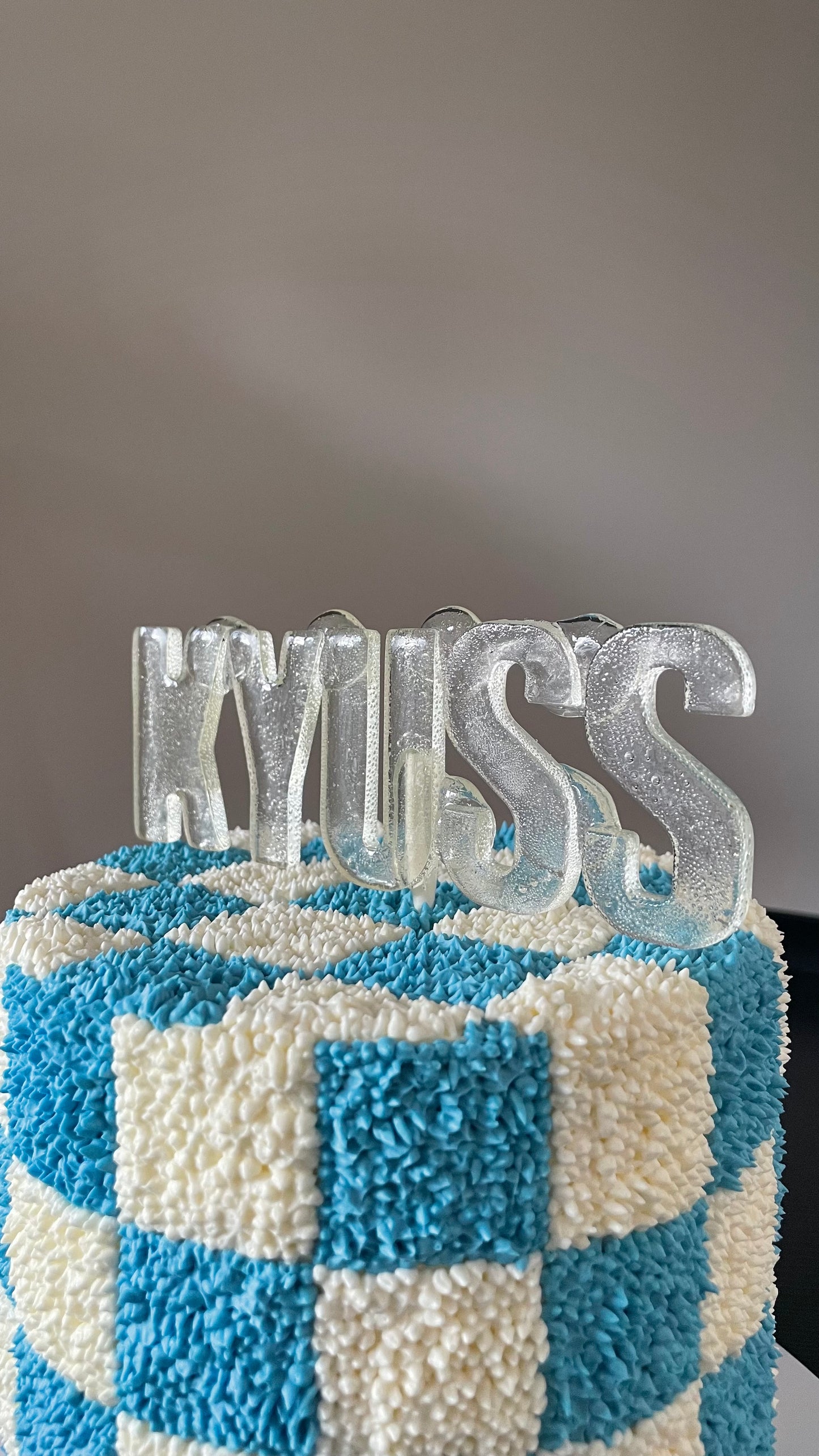 Cake topper