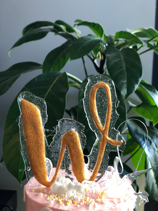 Cake topper