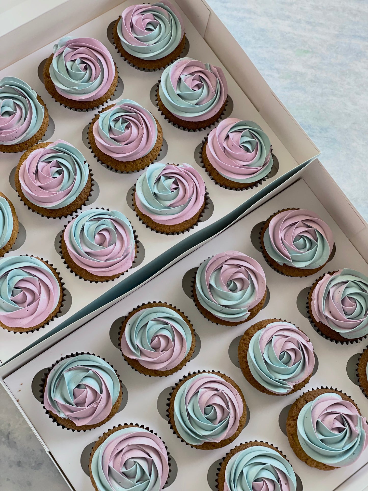 Simple Piping Cupcake