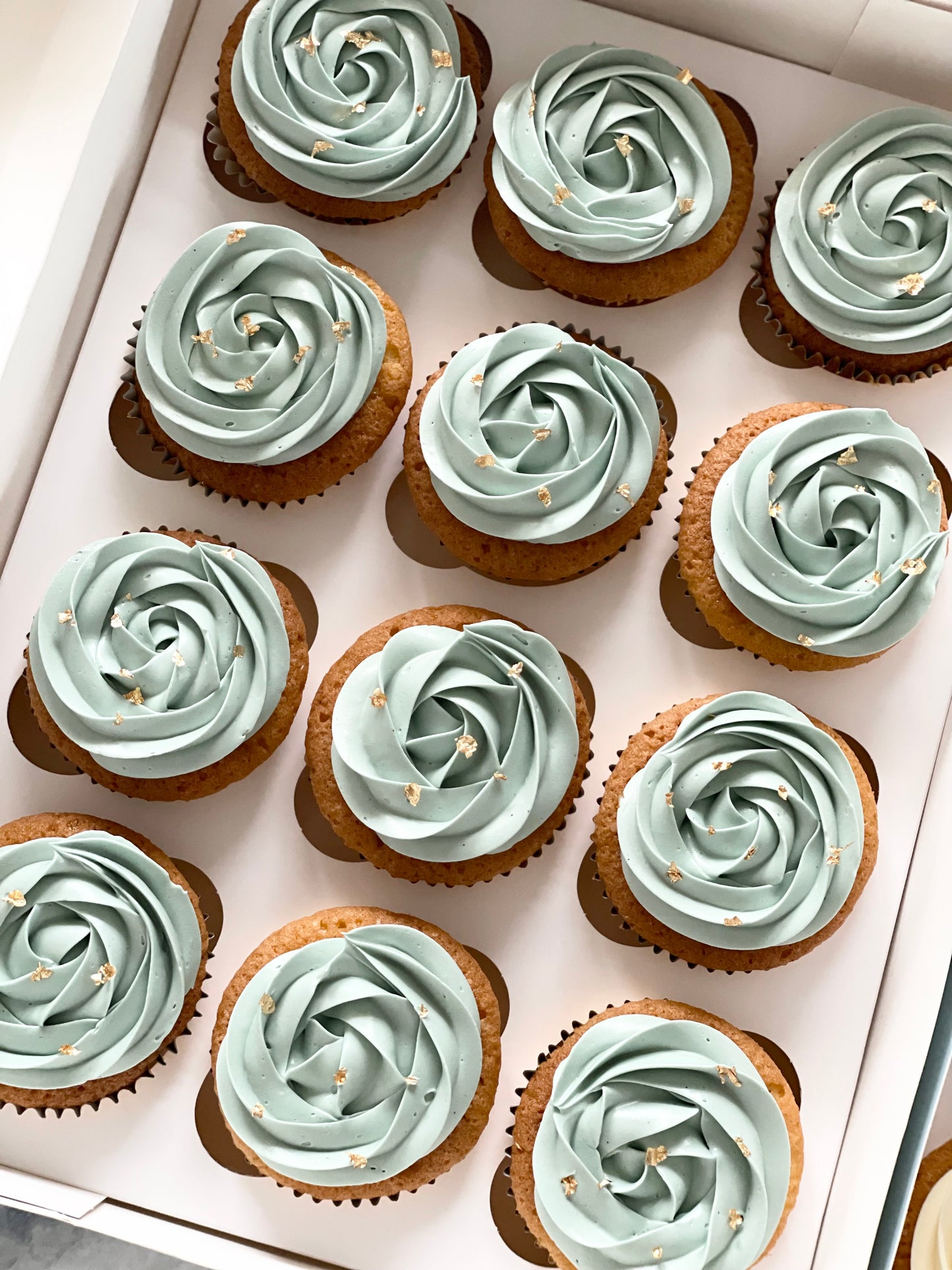 Simple Piping Cupcake