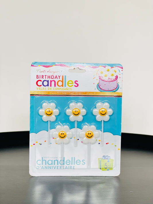 Round Daisies Candle