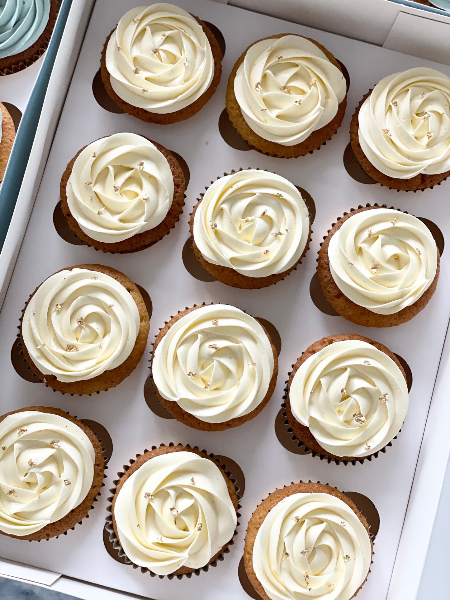 Simple Piping Cupcake